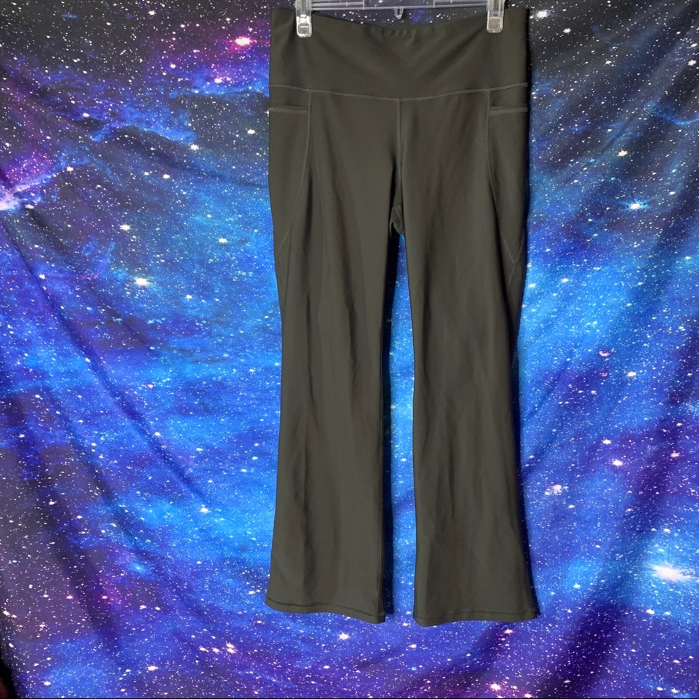 Old Navy- Gray Stretchy Pants size XLarge Short